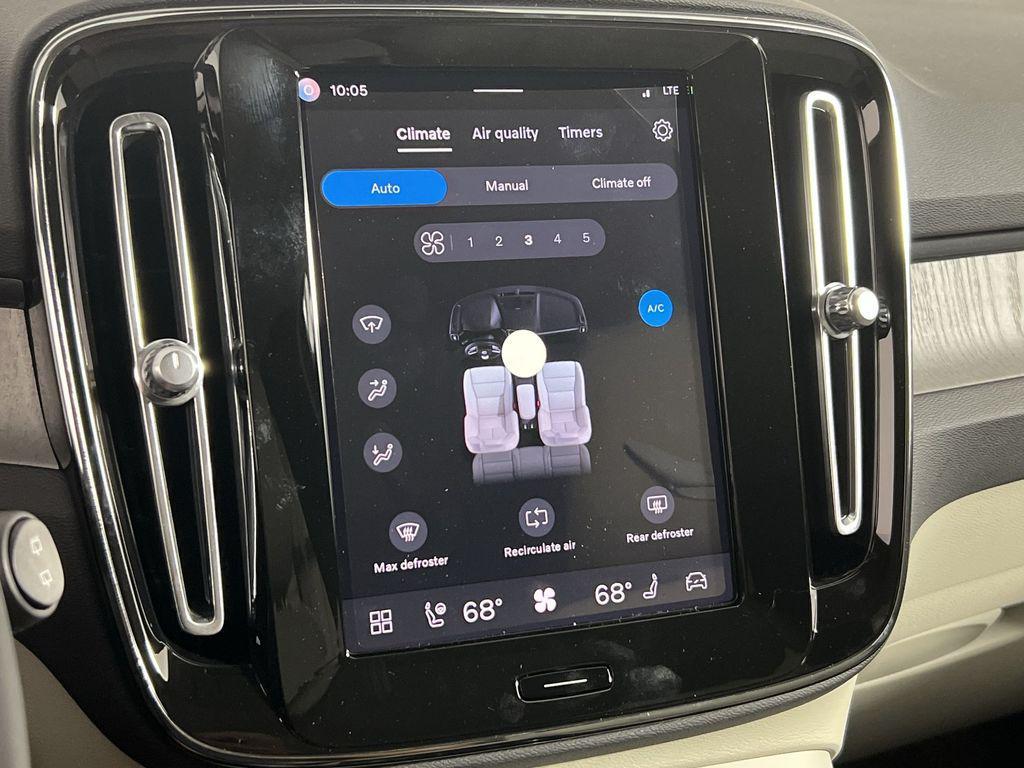 new 2026 Volvo XC40 car