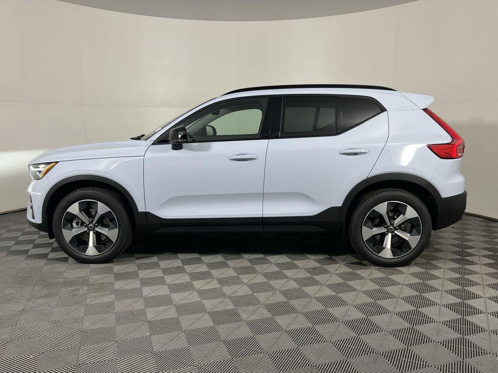 new 2026 Volvo XC40 car