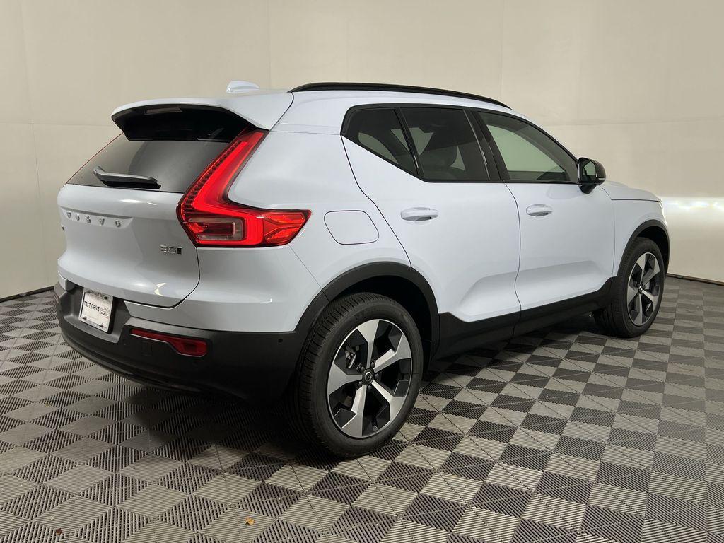 new 2026 Volvo XC40 car