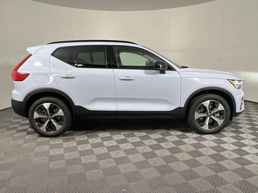 new 2026 Volvo XC40 car