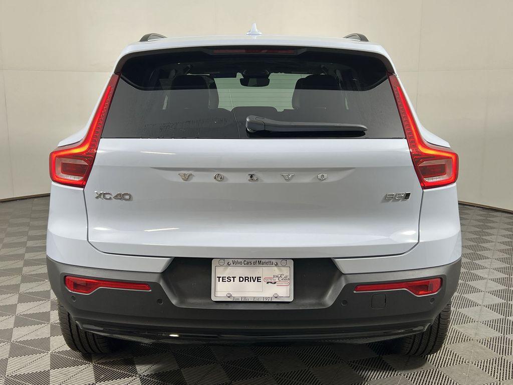 new 2026 Volvo XC40 car