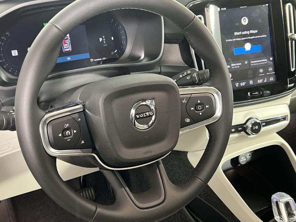 new 2026 Volvo XC40 car