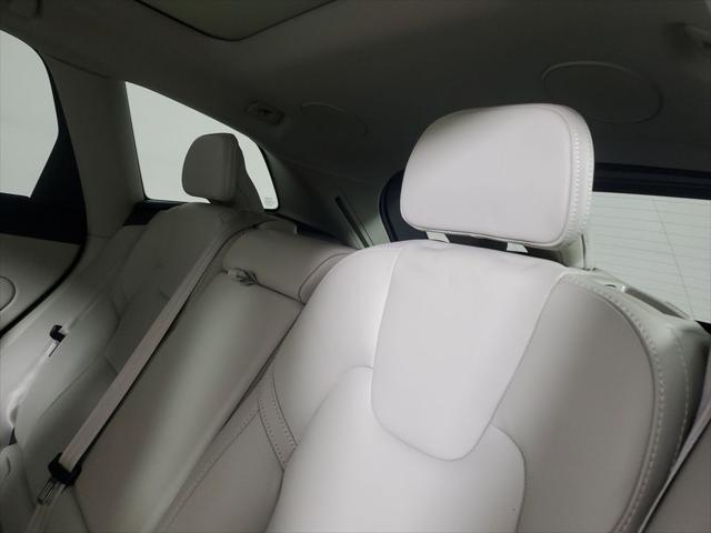 used 2022 Volvo XC60 car, priced at $37,900