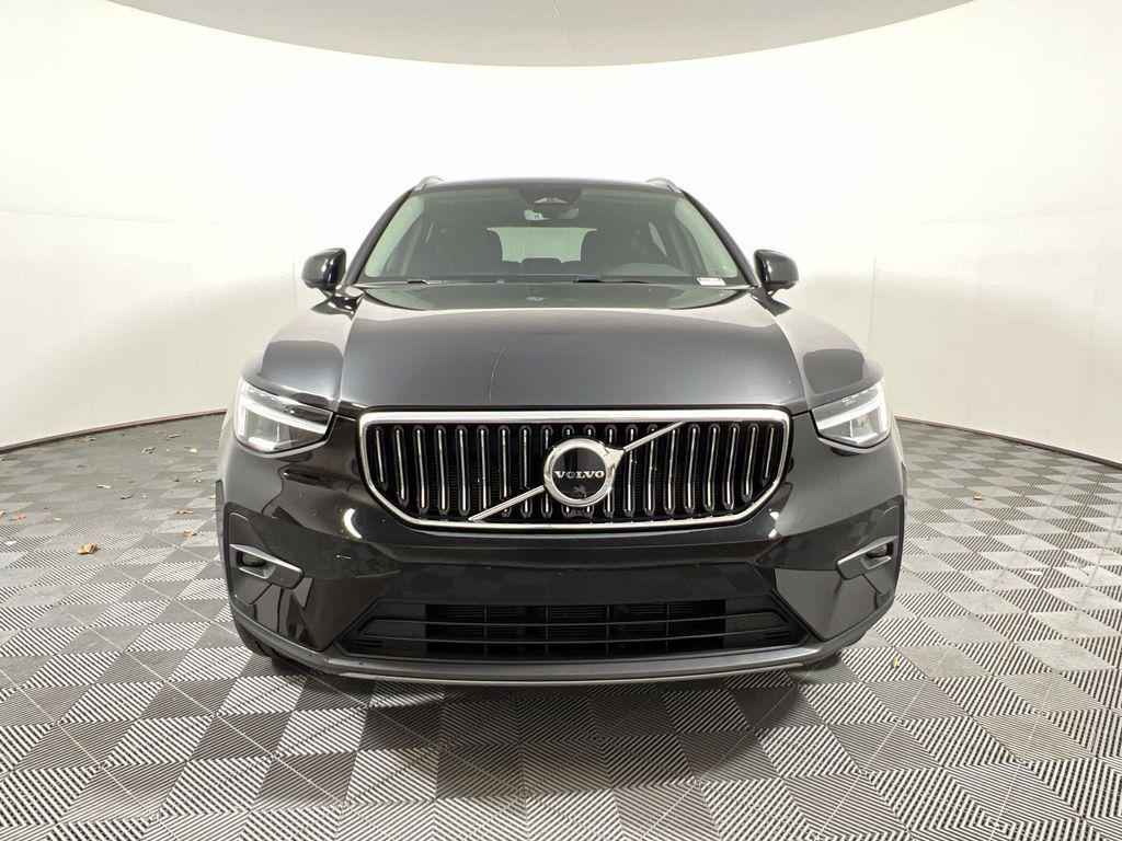 used 2023 Volvo XC40 car, priced at $30,994