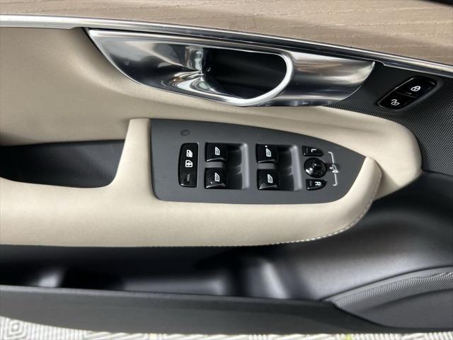 new 2025 Volvo XC90 car, priced at $67,975