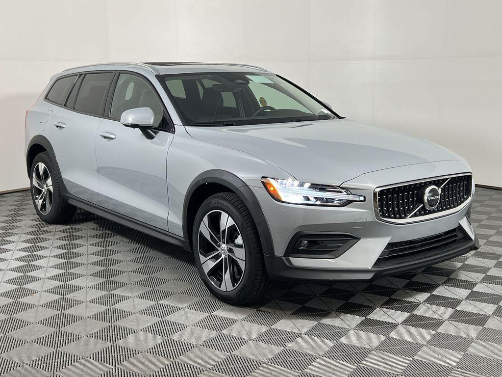 new 2026 Volvo V60 Cross Country car