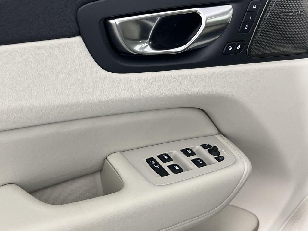 new 2026 Volvo XC60 car