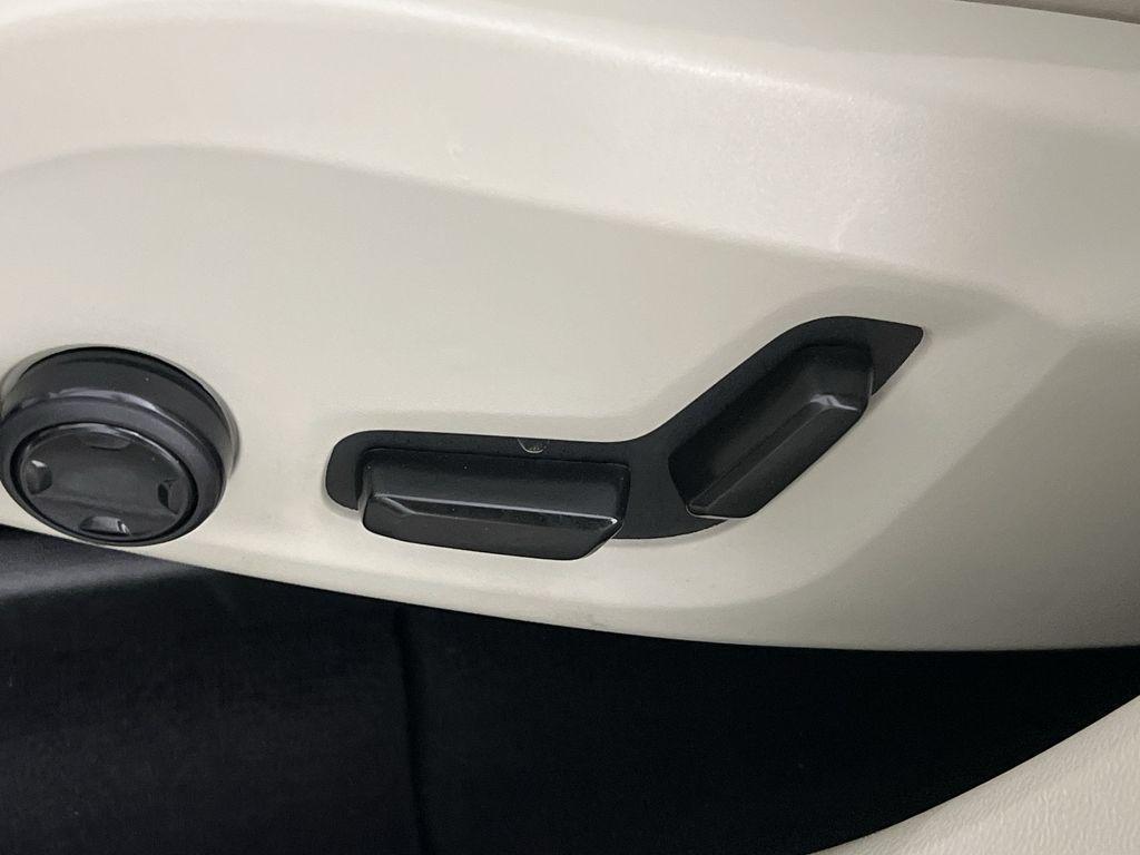 used 2023 Volvo XC60 car, priced at $39,066