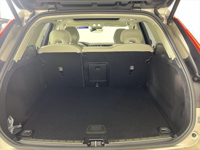 new 2025 Volvo XC60 car, priced at $55,360