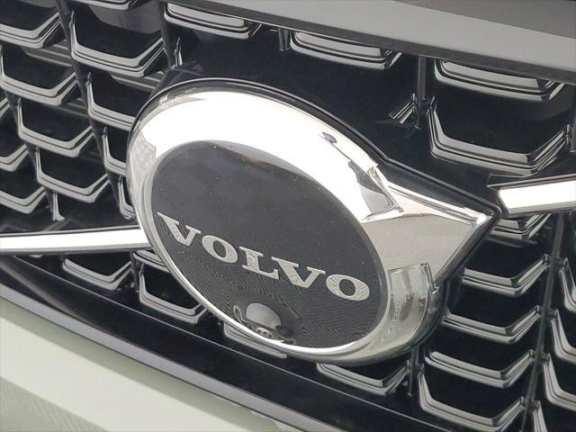 new 2024 Volvo XC40 car, priced at $49,255