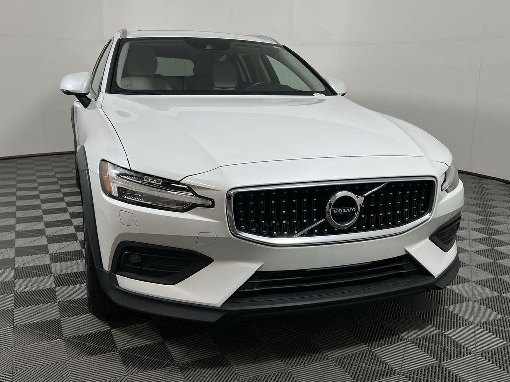 used 2022 Volvo V60 Cross Country car, priced at $29,989