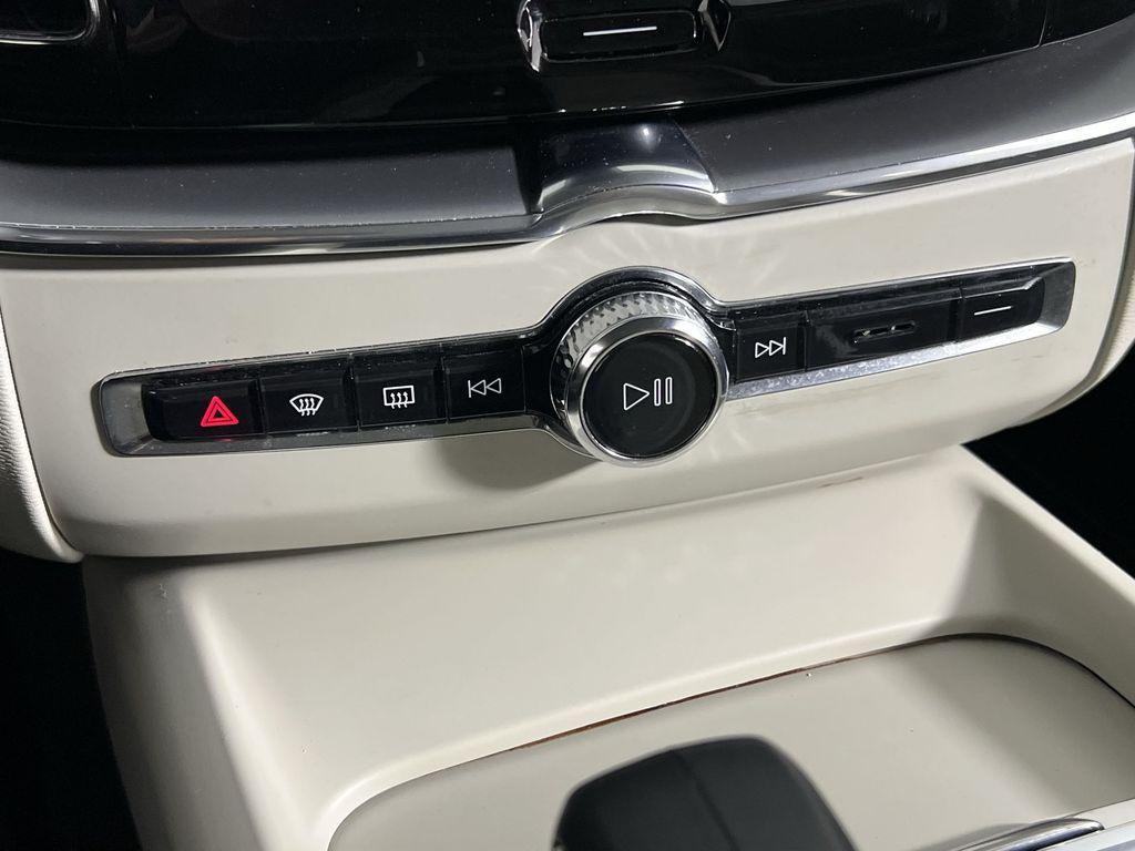 used 2022 Volvo XC60 car, priced at $28,260