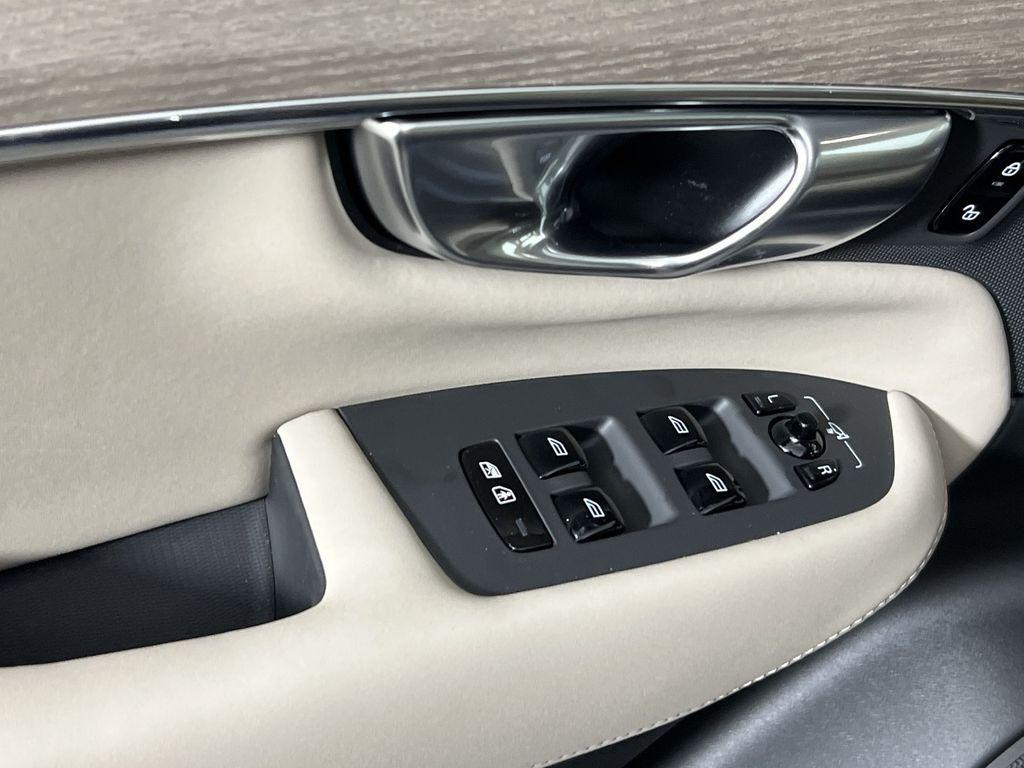 new 2026 Volvo XC90 Plug-In Hybrid car, priced at $81,690