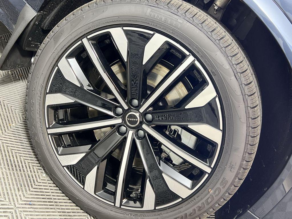 new 2026 Volvo XC90 Plug-In Hybrid car, priced at $81,690