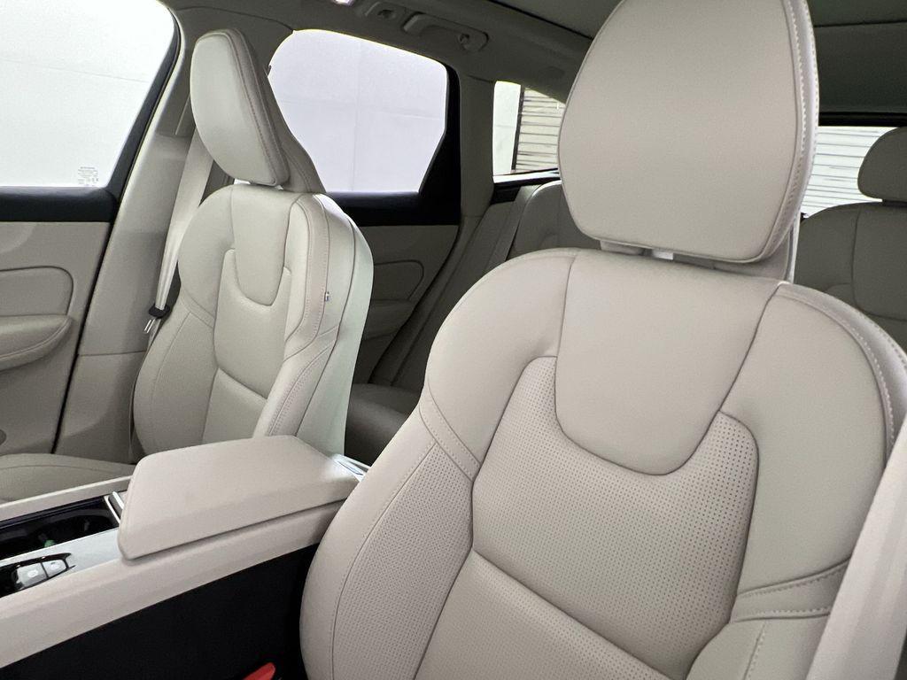 new 2026 Volvo XC60 Plug-In Hybrid car