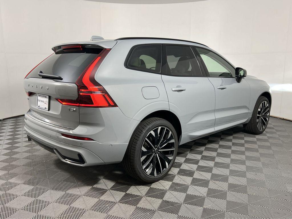 new 2026 Volvo XC60 Plug-In Hybrid car