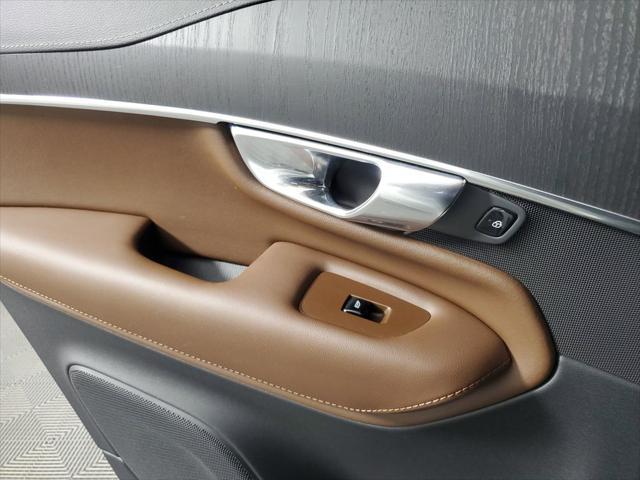used 2022 Volvo XC90 Recharge Plug-In Hybrid car, priced at $46,500