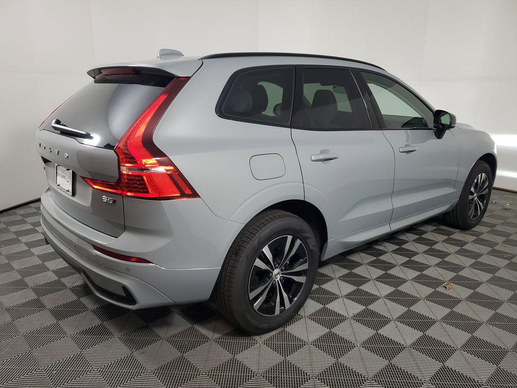 new 2025 Volvo XC60 car, priced at $42,511