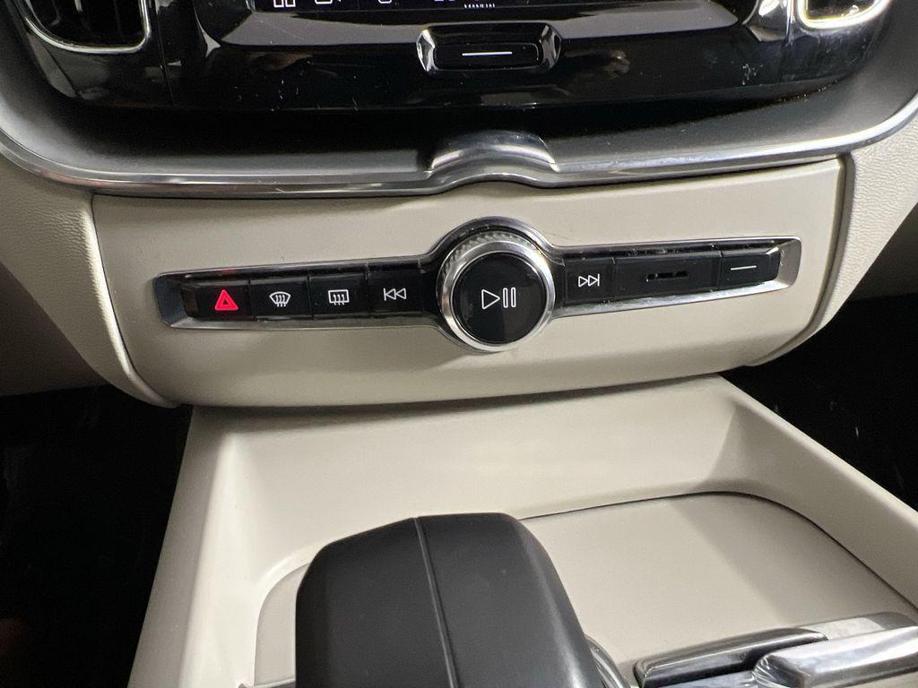 used 2023 Volvo XC60 car, priced at $29,997