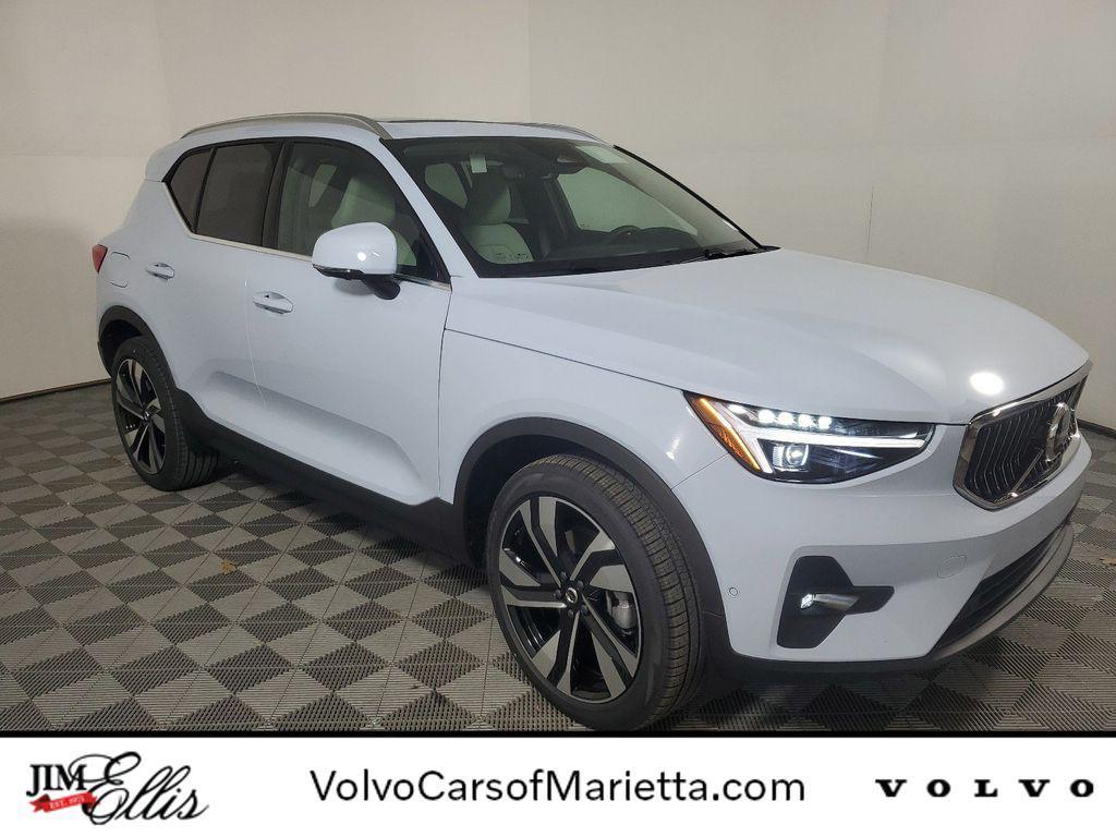 new 2025 Volvo XC40 car, priced at $43,536