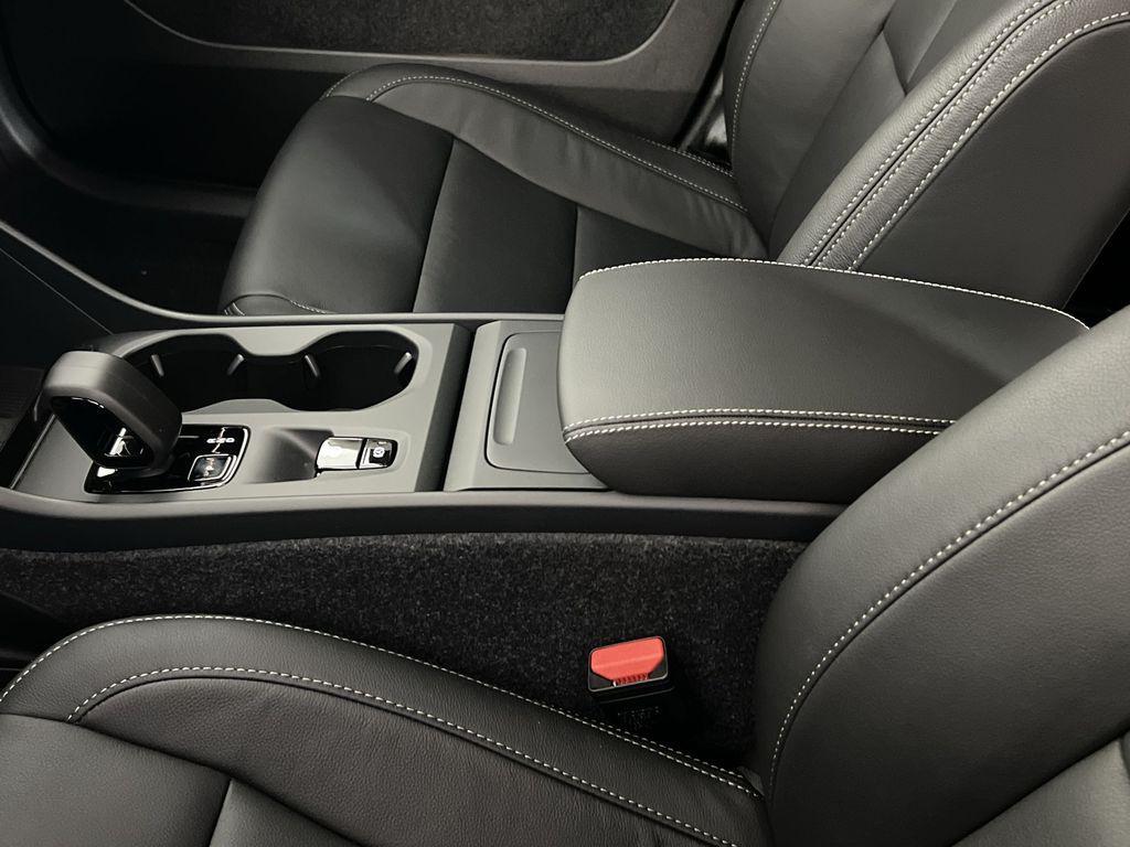 new 2026 Volvo XC40 car
