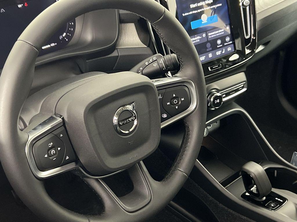 new 2026 Volvo XC40 car