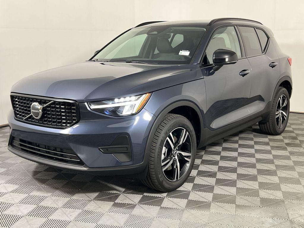 new 2026 Volvo XC40 car