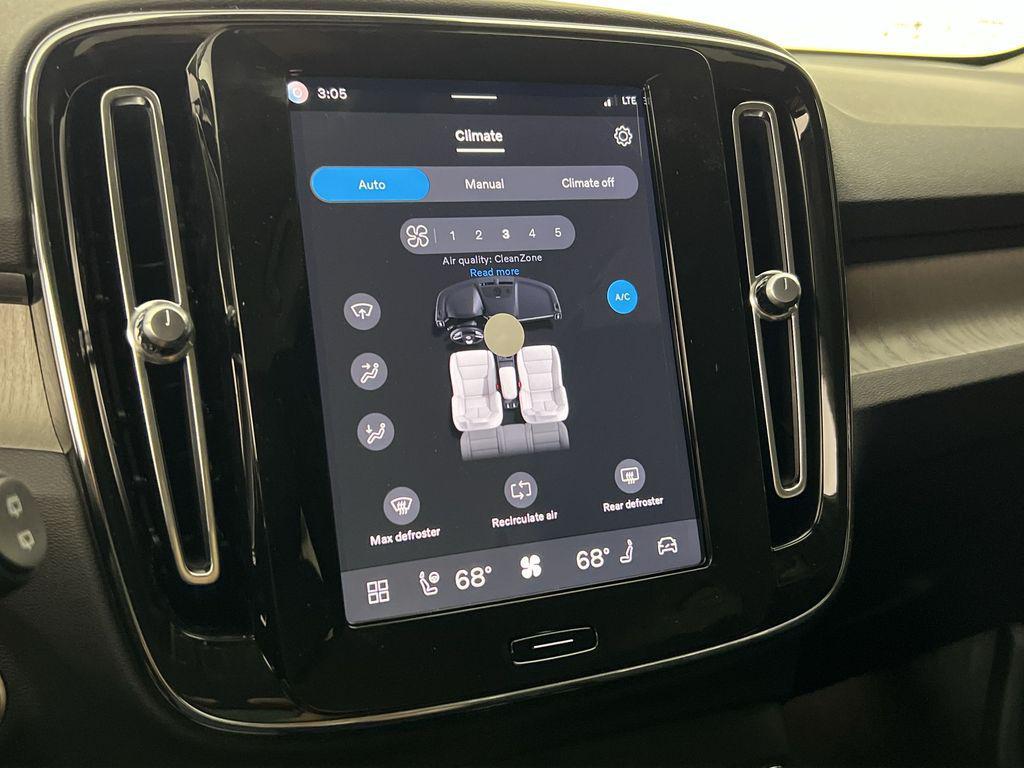 new 2026 Volvo XC40 car