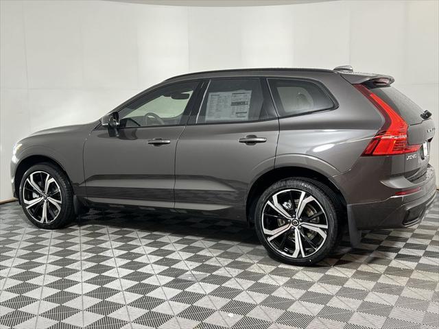 new 2025 Volvo XC60 car, priced at $62,295