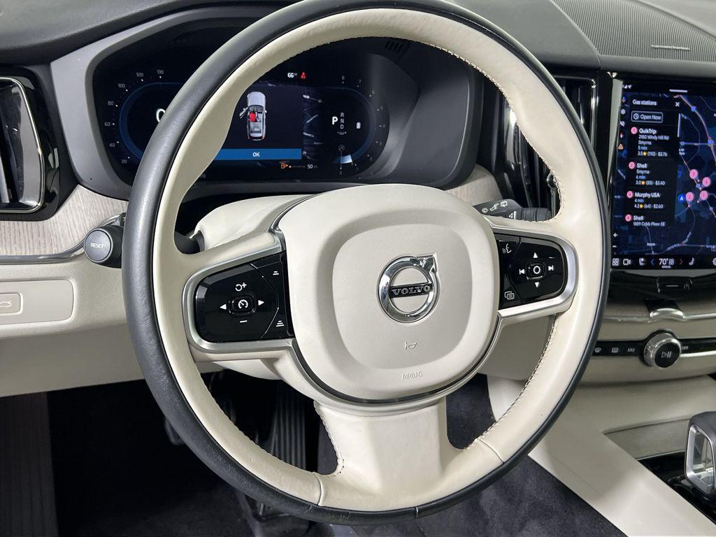 used 2023 Volvo XC60 car, priced at $32,480