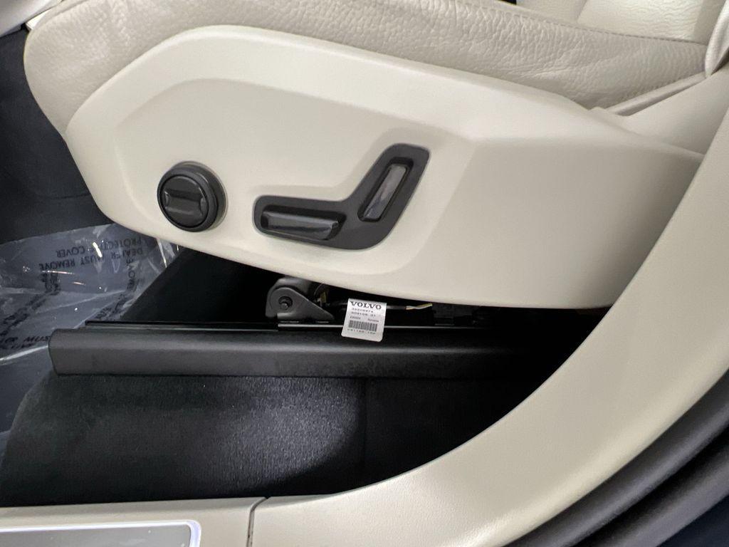 used 2024 Volvo XC90 Recharge Plug-In Hybrid car, priced at $55,391