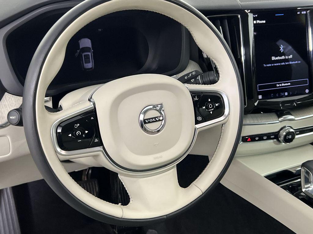 used 2023 Volvo XC60 car, priced at $31,501