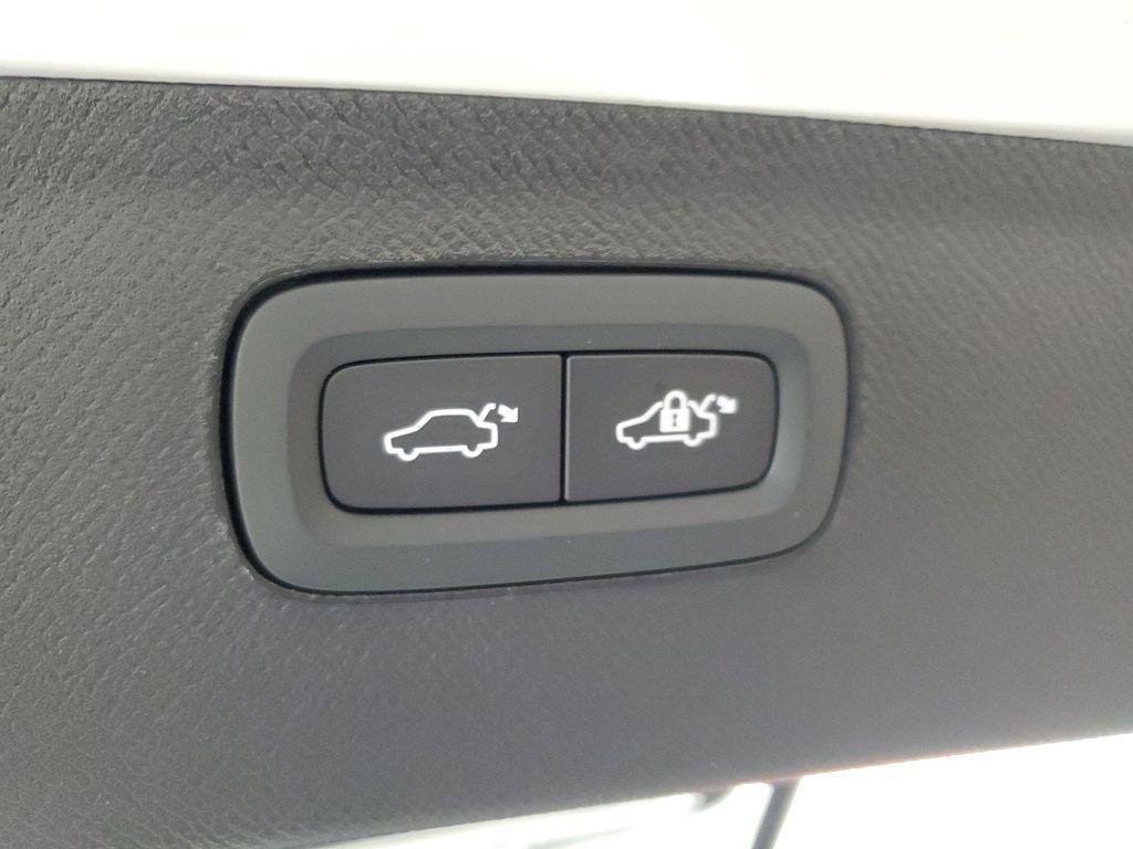 new 2025 Volvo XC90 Plug-In Hybrid car, priced at $73,165