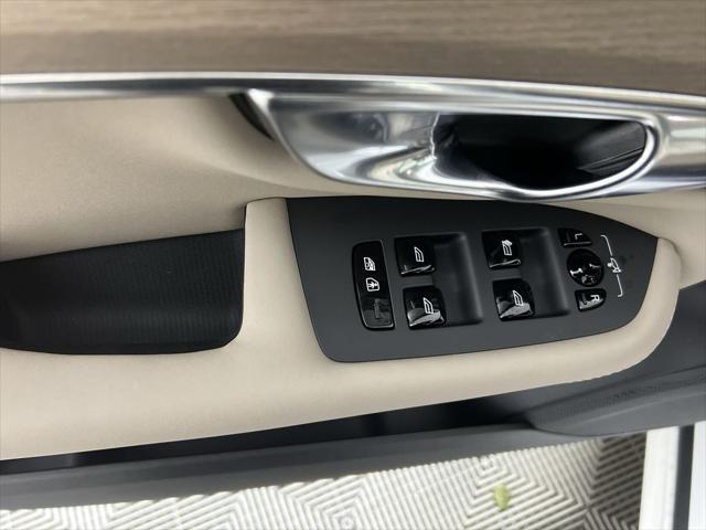 new 2025 Volvo XC90 Plug-In Hybrid car, priced at $76,805