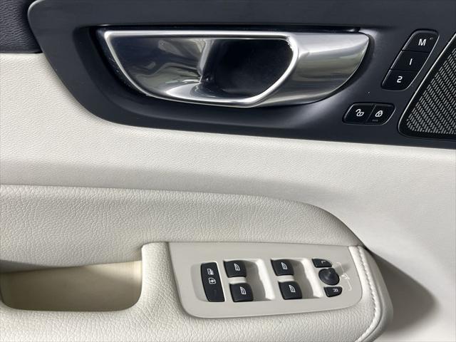 used 2022 Volvo XC60 Recharge Plug-In Hybrid car, priced at $39,900
