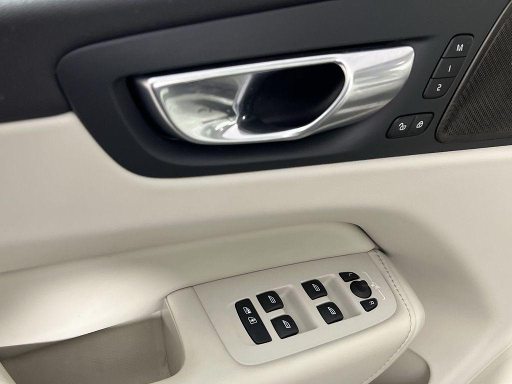 used 2023 Volvo XC60 car, priced at $31,252