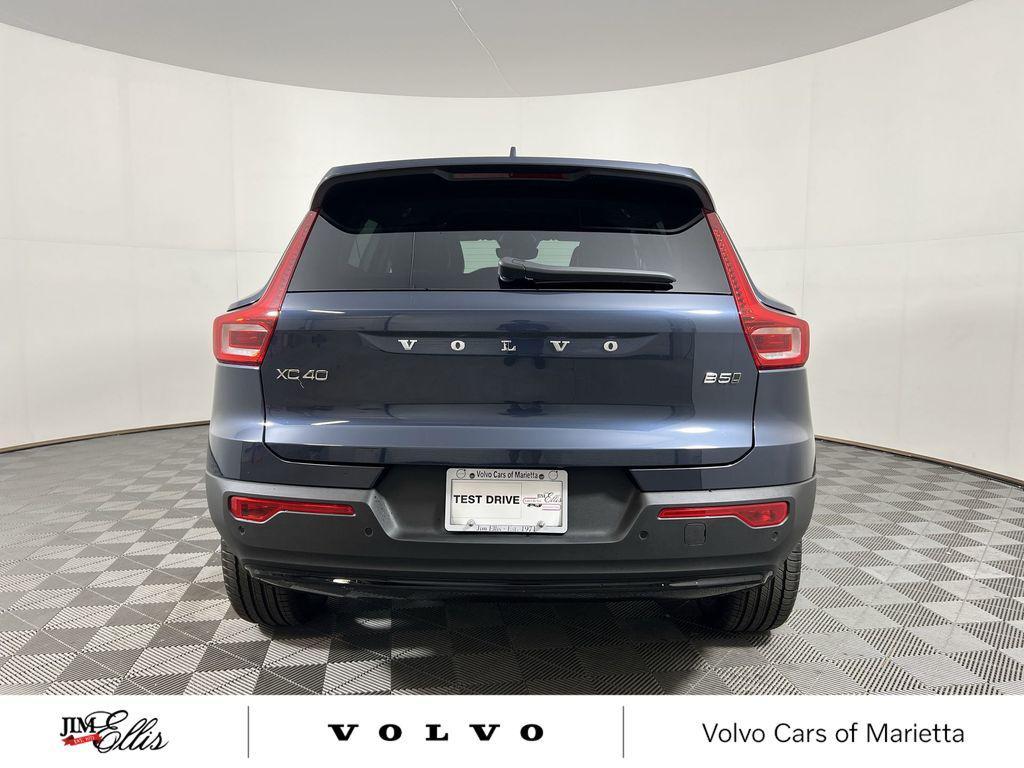 new 2026 Volvo XC40 car