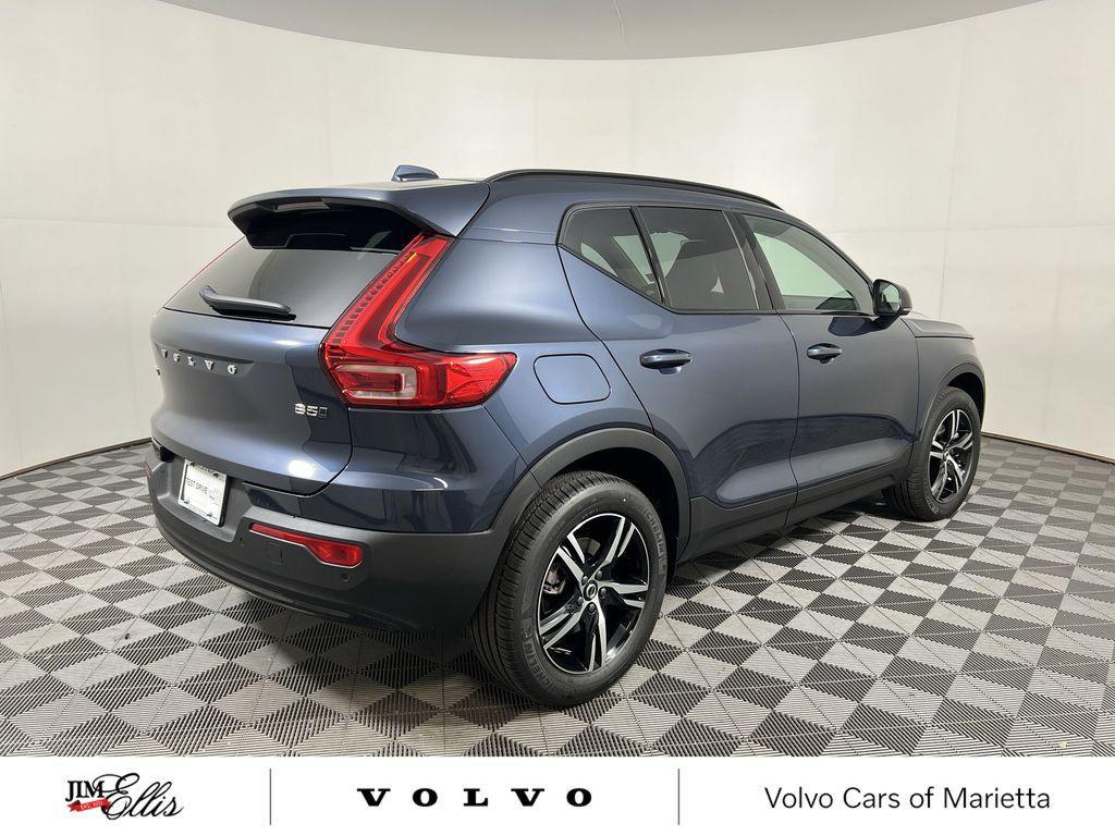 new 2026 Volvo XC40 car