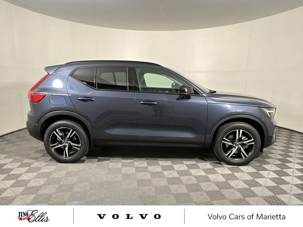 new 2026 Volvo XC40 car
