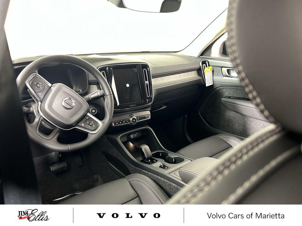 new 2026 Volvo XC40 car