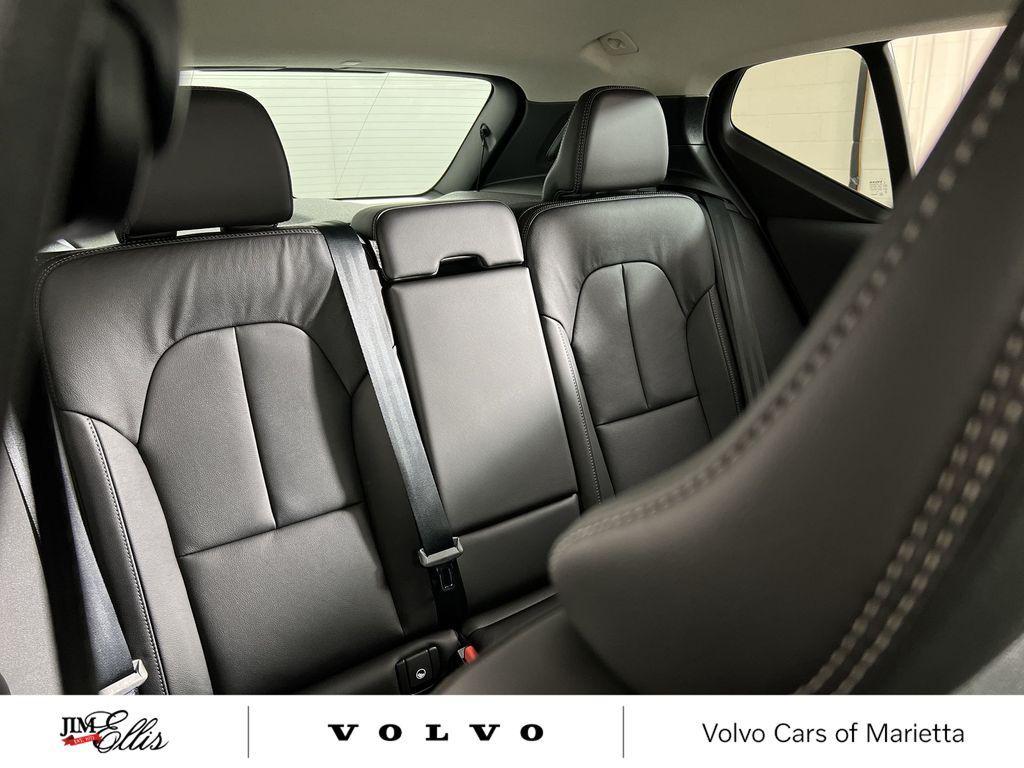 new 2026 Volvo XC40 car