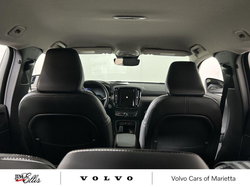 new 2026 Volvo XC40 car