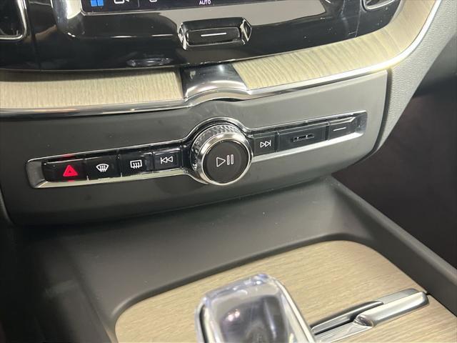 used 2022 Volvo XC60 car, priced at $38,900