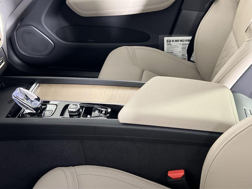 new 2026 Volvo XC60 car, priced at $58,015