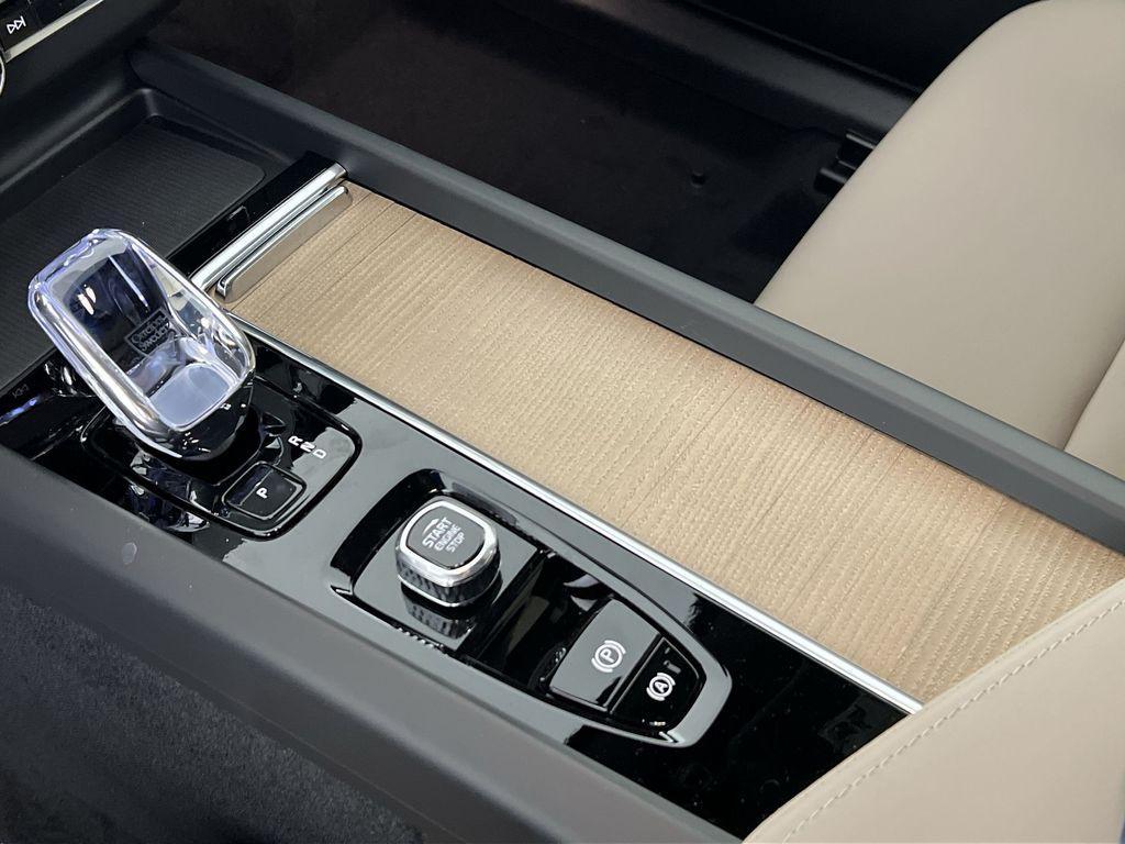 new 2026 Volvo XC60 car, priced at $58,015