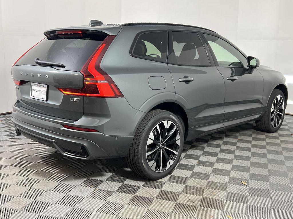 new 2026 Volvo XC60 car, priced at $58,015