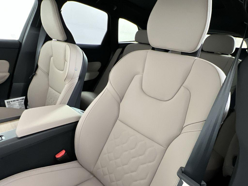 new 2026 Volvo XC60 car, priced at $58,015
