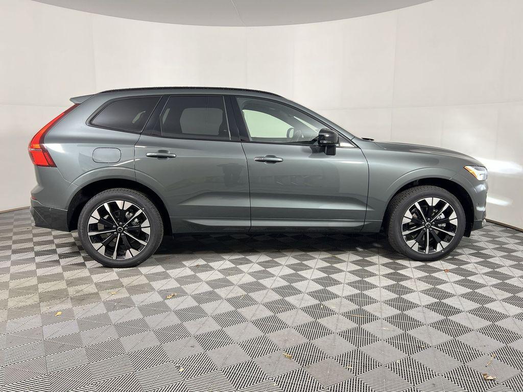 new 2026 Volvo XC60 car, priced at $58,015