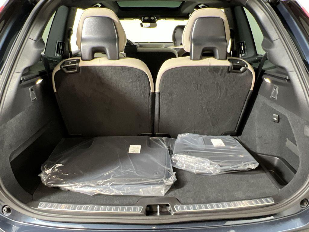 new 2026 Volvo XC90 Plug-In Hybrid car