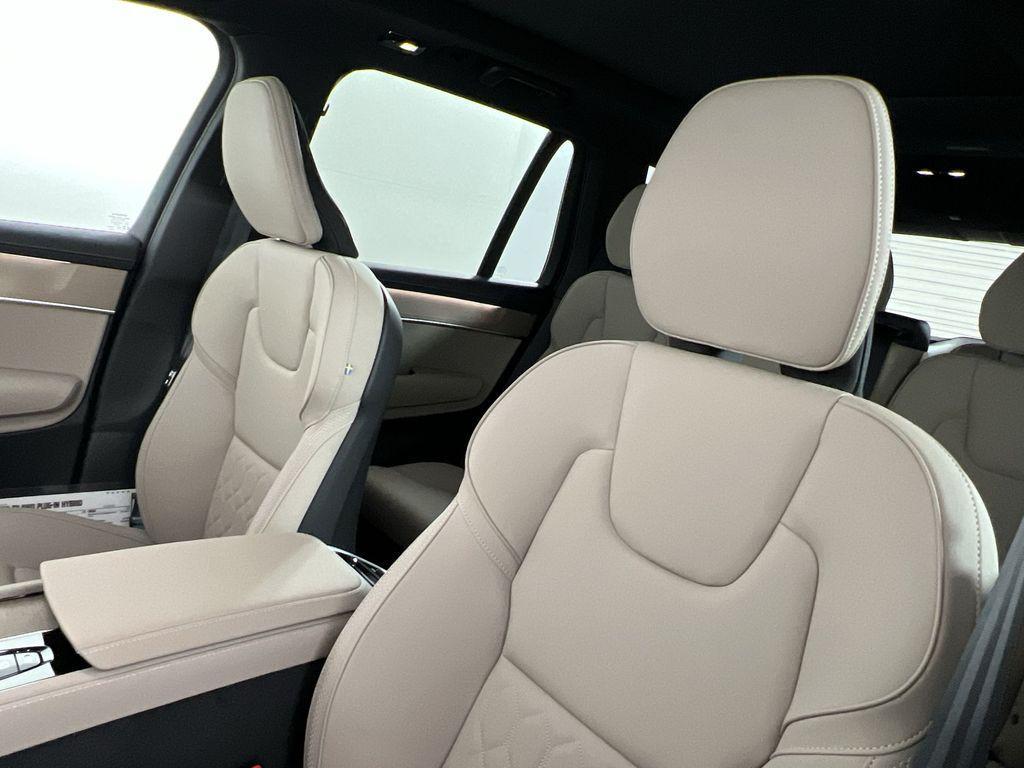 new 2026 Volvo XC90 Plug-In Hybrid car